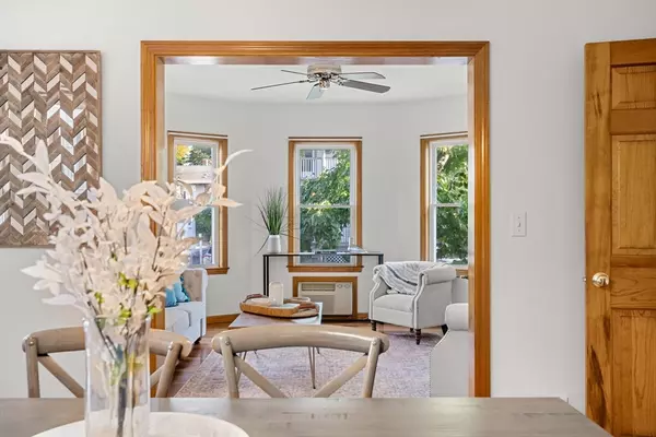 Cambridge, MA 02138,275 Walden St #4