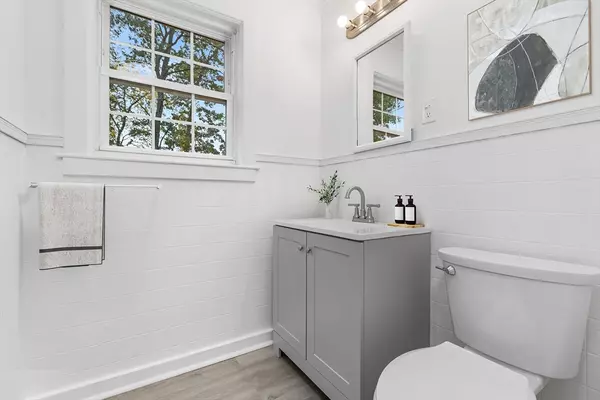 Westport, MA 02790,15 S Breault St