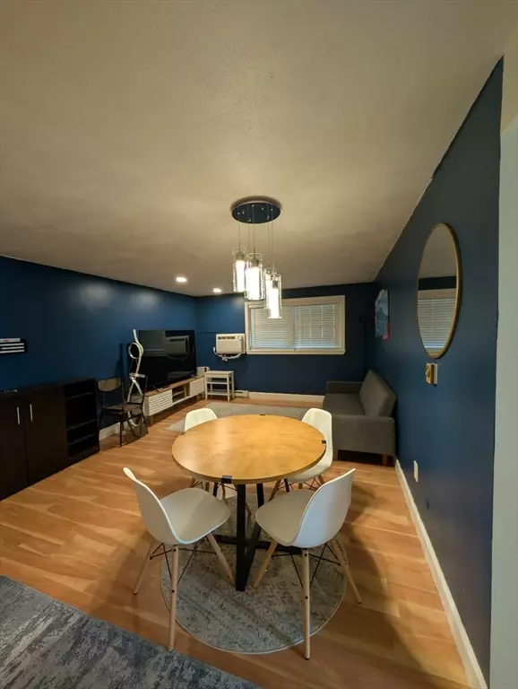 North Andover, MA 01845,9 Walker Rd #4