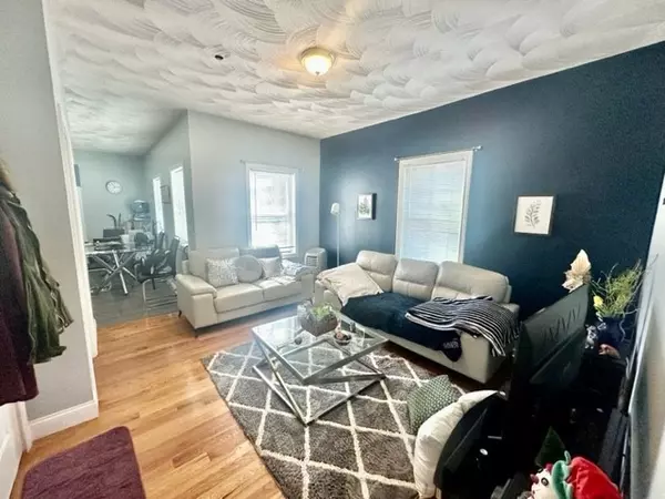 125 Bow #1R, Everett, MA 02149