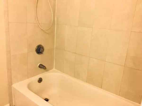 Natick, MA 01760,2 Village Way #6