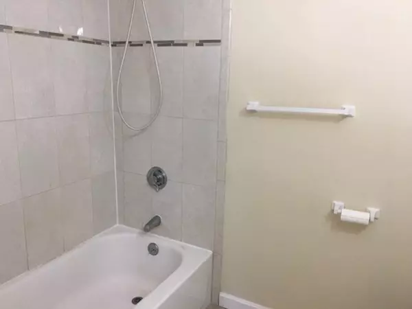 Natick, MA 01760,2 Village Way #6