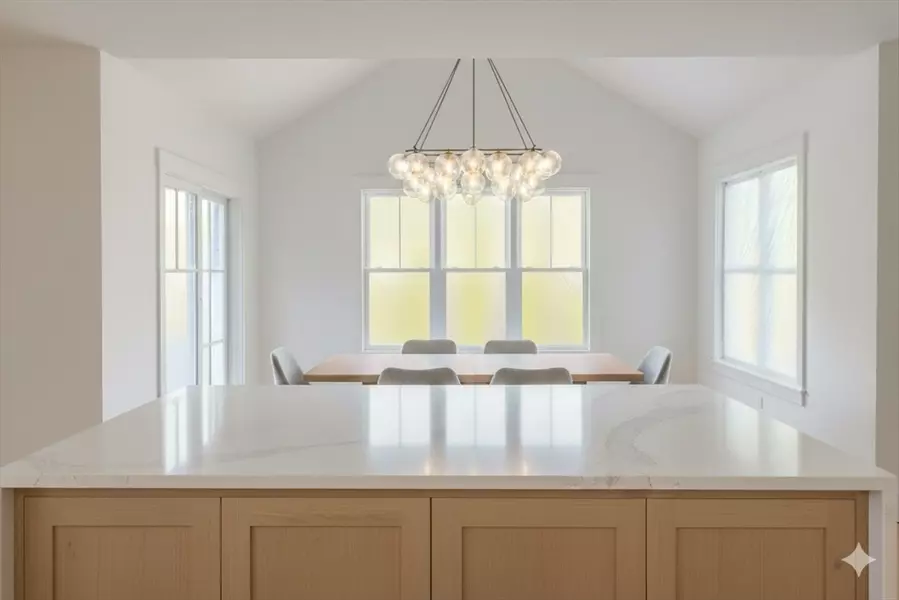 8 Brown Ave, Newburyport, MA 01950