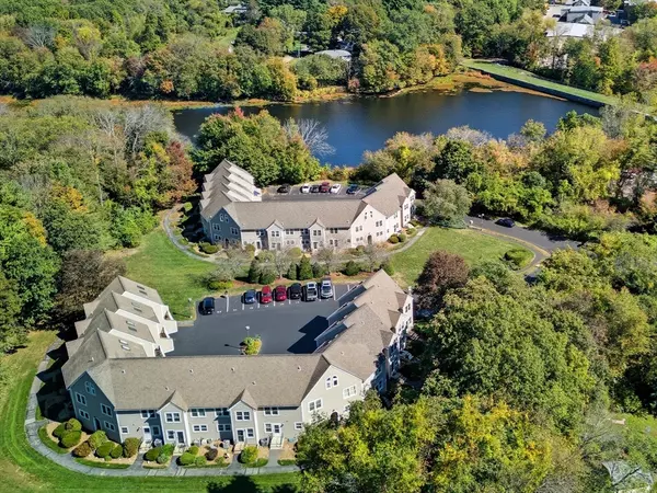 Grafton, MA 01536,11 Hovey Pond Dr #11
