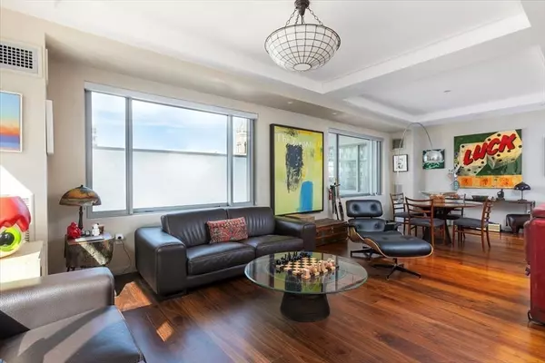 1 Huntington Ave #707, Boston, MA 02116