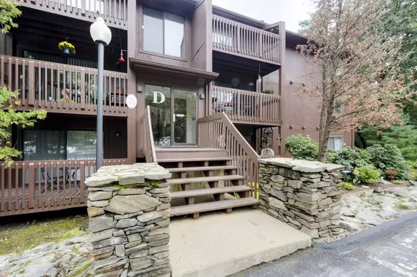 340 Sunderland Rd #23, Worcester, MA 01604