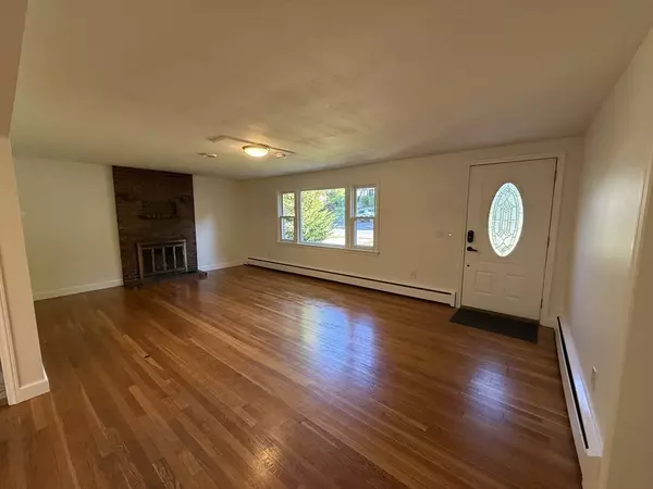 Shrewsbury, MA 01545,18 Eastwood Rd