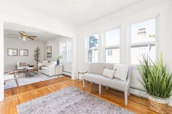 Newton, MA 02460,206-208 Cabot