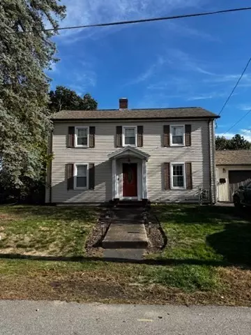 15 Clyde St, Fitchburg, MA 01420