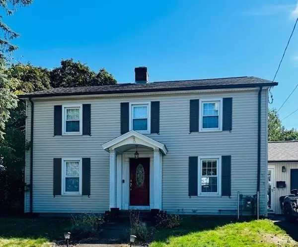 15 Clyde St, Fitchburg, MA 01420