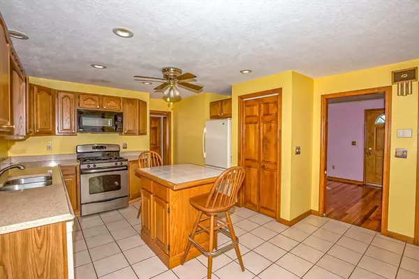 Agawam, MA 01001,60 South Alhambra Cr