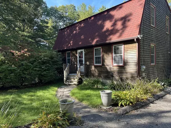 30 Carol Dr, Hopkinton, RI 02832