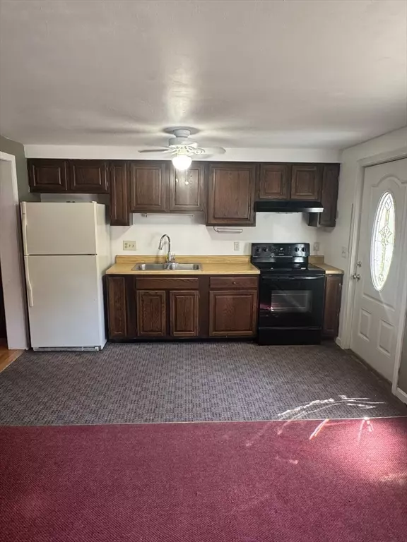 Auburn, MA 01501,77 Shore Dr #1