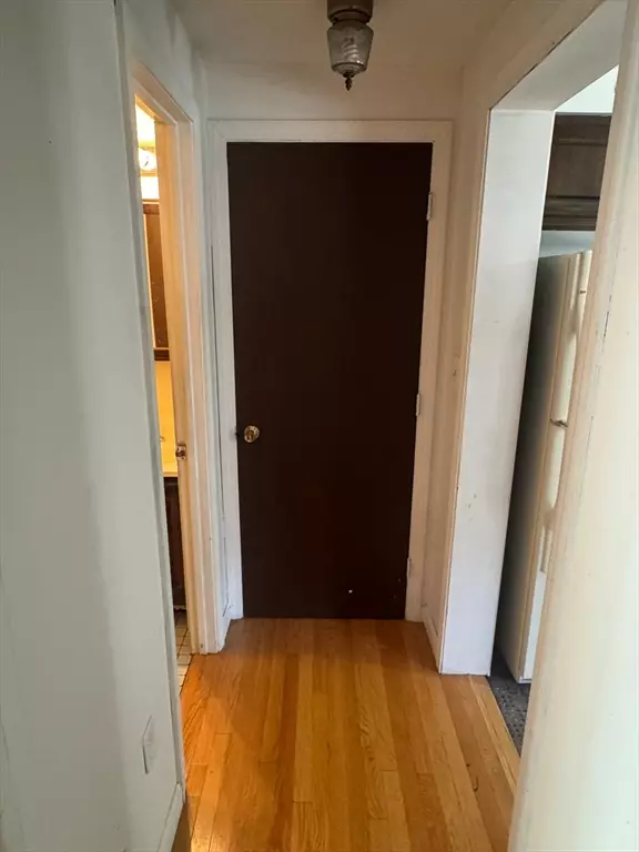 Auburn, MA 01501,77 Shore Dr #1