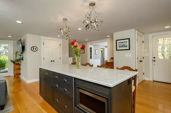 Hingham, MA 02043,2 Hoover Road