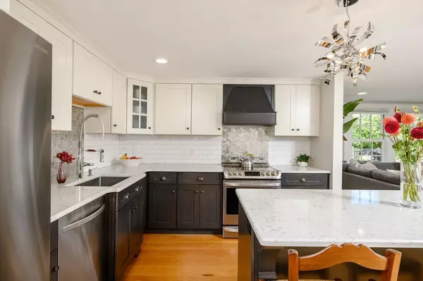 Hingham, MA 02043,2 Hoover Road