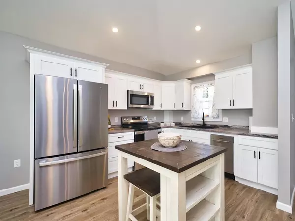 340 Vale St, Fall River, MA 02724