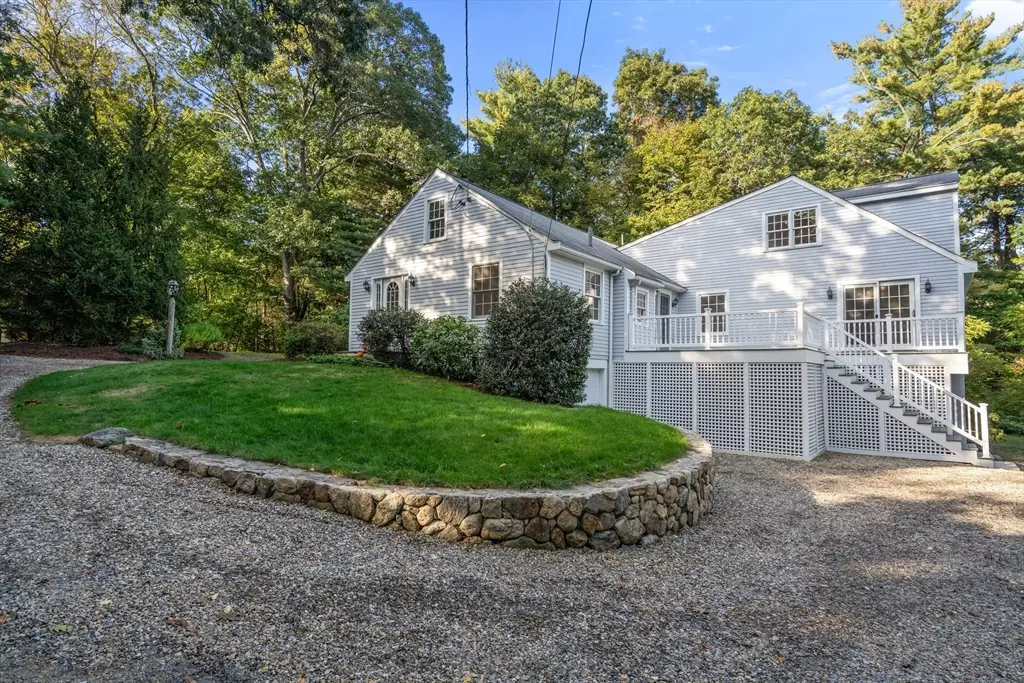 Weston, MA 02493,19 Warren Lane