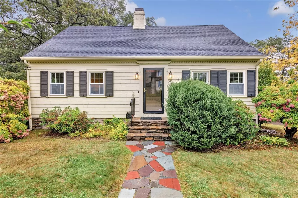 Worcester, MA 01606,37 Uncatena Avenue