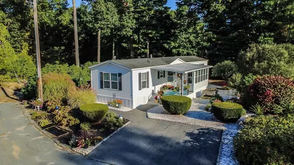 67 Crest Drive, Wareham, MA 02571