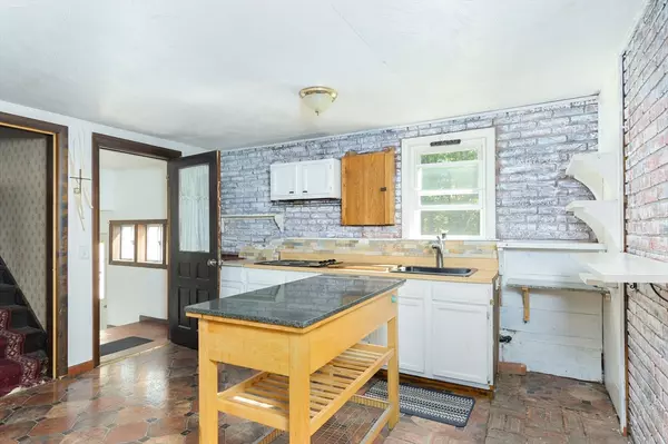 Holden, MA 01520,34 Putnam Lane