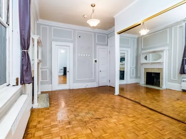 Boston, MA 02108,21 Beacon St #4Q