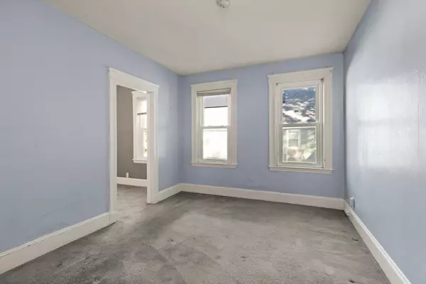 Malden, MA 02148,7-9 Valley Street