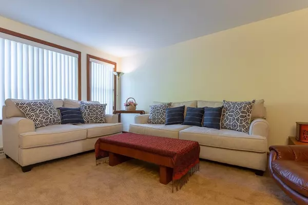 Foxboro, MA 02035,18 Winter Street #E