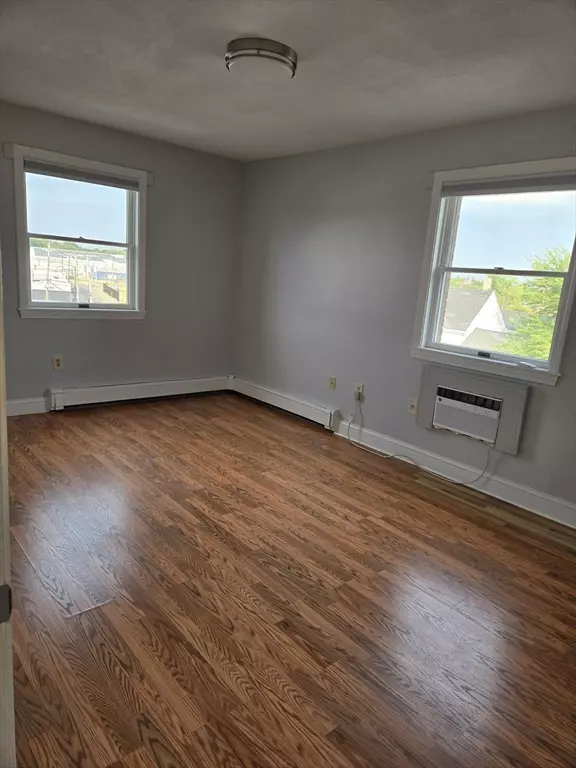 Medford, MA 02155,4 Golden Court #5