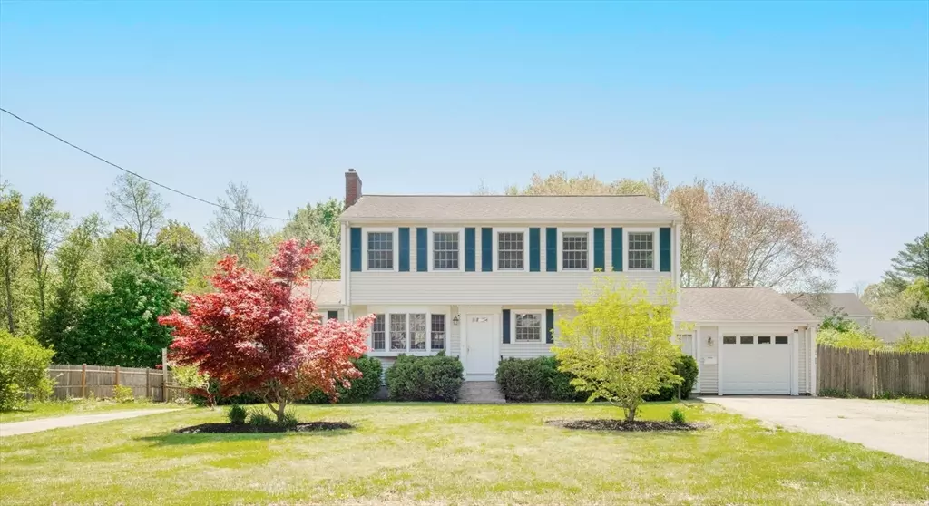 Medfield, MA 02052,46 Frairy Street