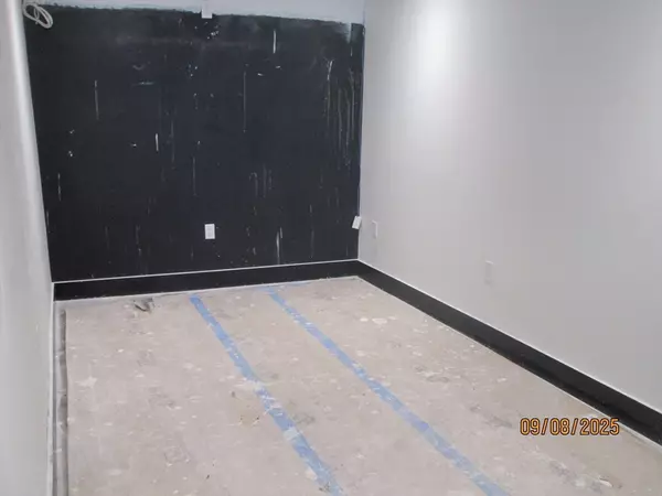 Wakefield, MA 01880,55 Albion