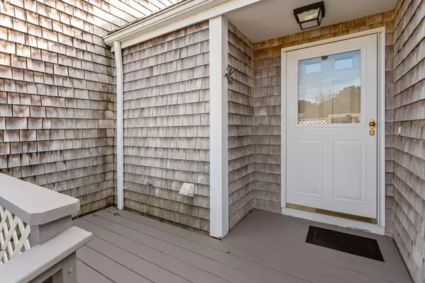 Falmouth, MA 02536,33 Chilmark Dr #33