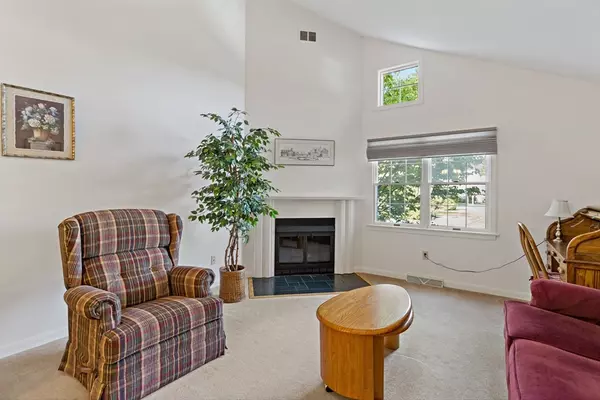 Falmouth, MA 02536,33 Chilmark Dr #33