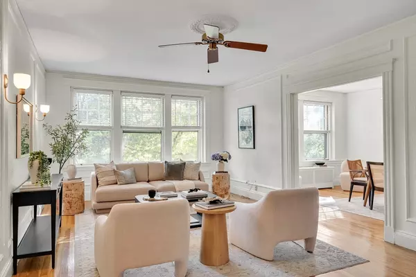 Brookline, MA 02446,15 Thatcher St #F2-2