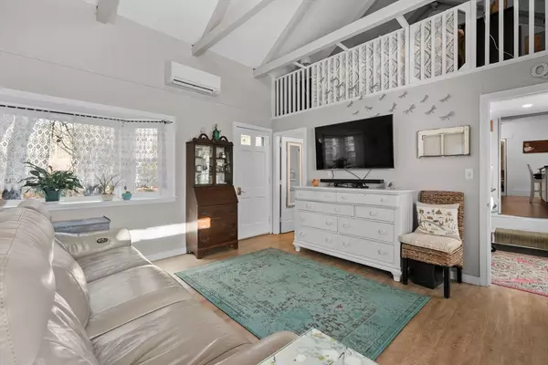 Barnstable, MA 02632,436 S Main St