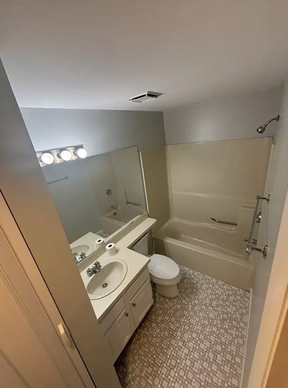 Weymouth, MA 02034,160 Burkhall St #414