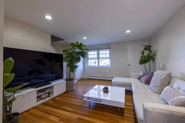 Lexington, MA 02420,18 Emerson Gardens Rd #18