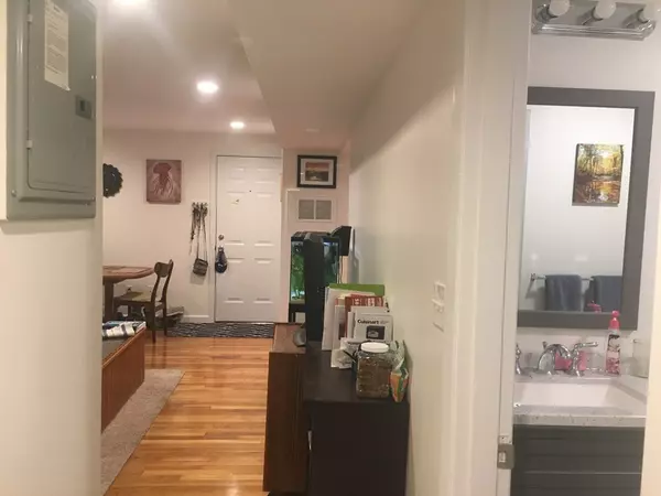 Foxboro, MA 02035,157 Central #2