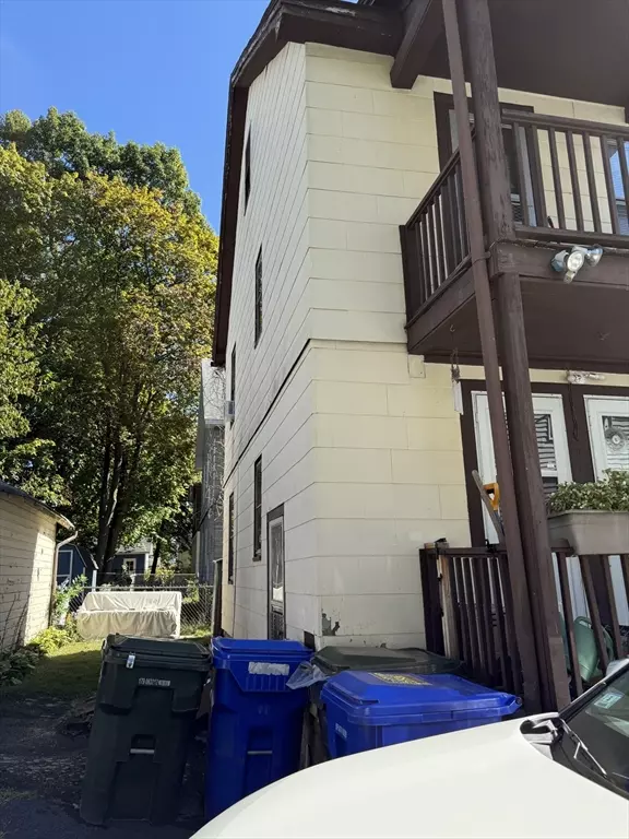 Springfield, MA 01108,82-84 Maryland St