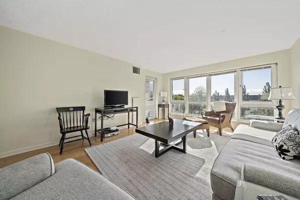 Quincy, MA 02171,2001 Marina Drive #214W