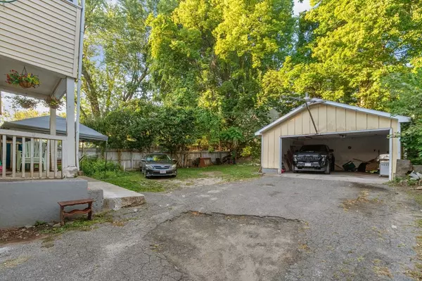 Springfield, MA 01107,195-197 Massasoit Street