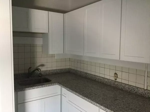 Fall River, MA 02721,946 Rodman St