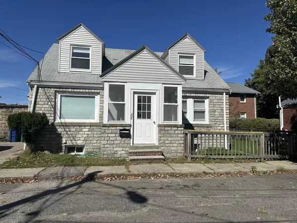 206 Adams St #206, Newton, MA 02458