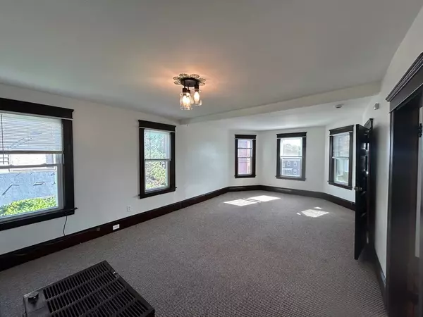 31 Chrome #3, Worcester, MA 01604