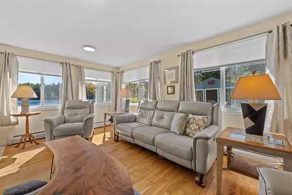 Oakham, MA 01068,49 Oak Lane