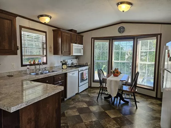 Tewksbury, MA 01876,24 Upton St