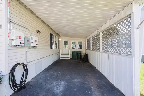 Attleboro, MA 02703,6 Merlin Drive #265