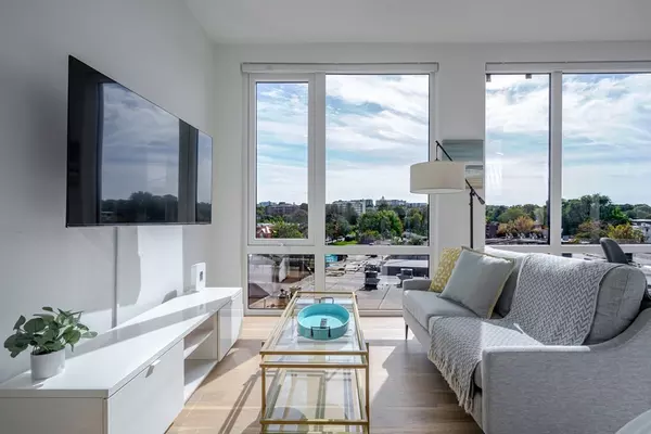 Boston, MA 02135,38 Hichborn #401