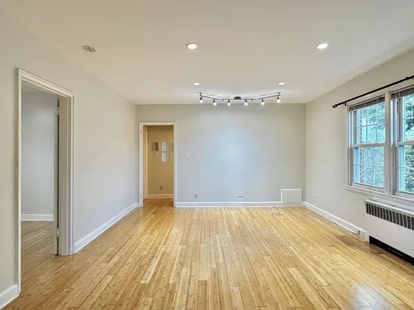 Malden, MA 02148,1 Dexter St #5
