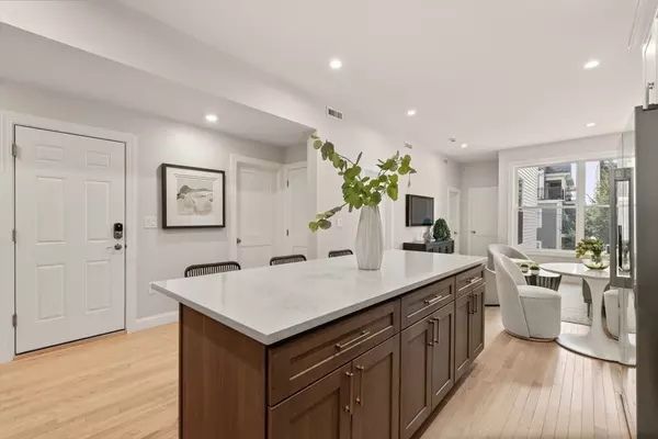 Boston, MA 02127,587 E Broadway #3